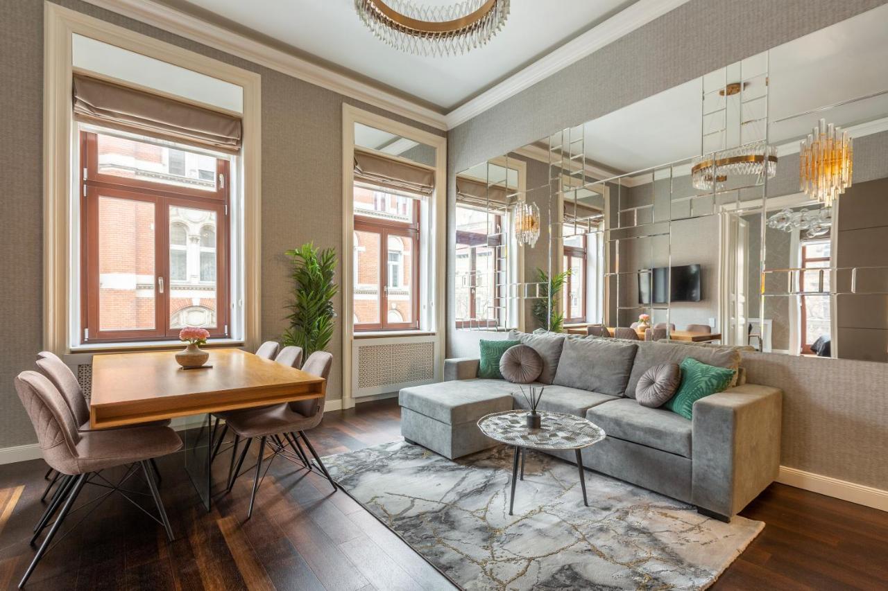 Luxury Apartment With Balcony Next To The New York Cafe Budapeste Exterior foto