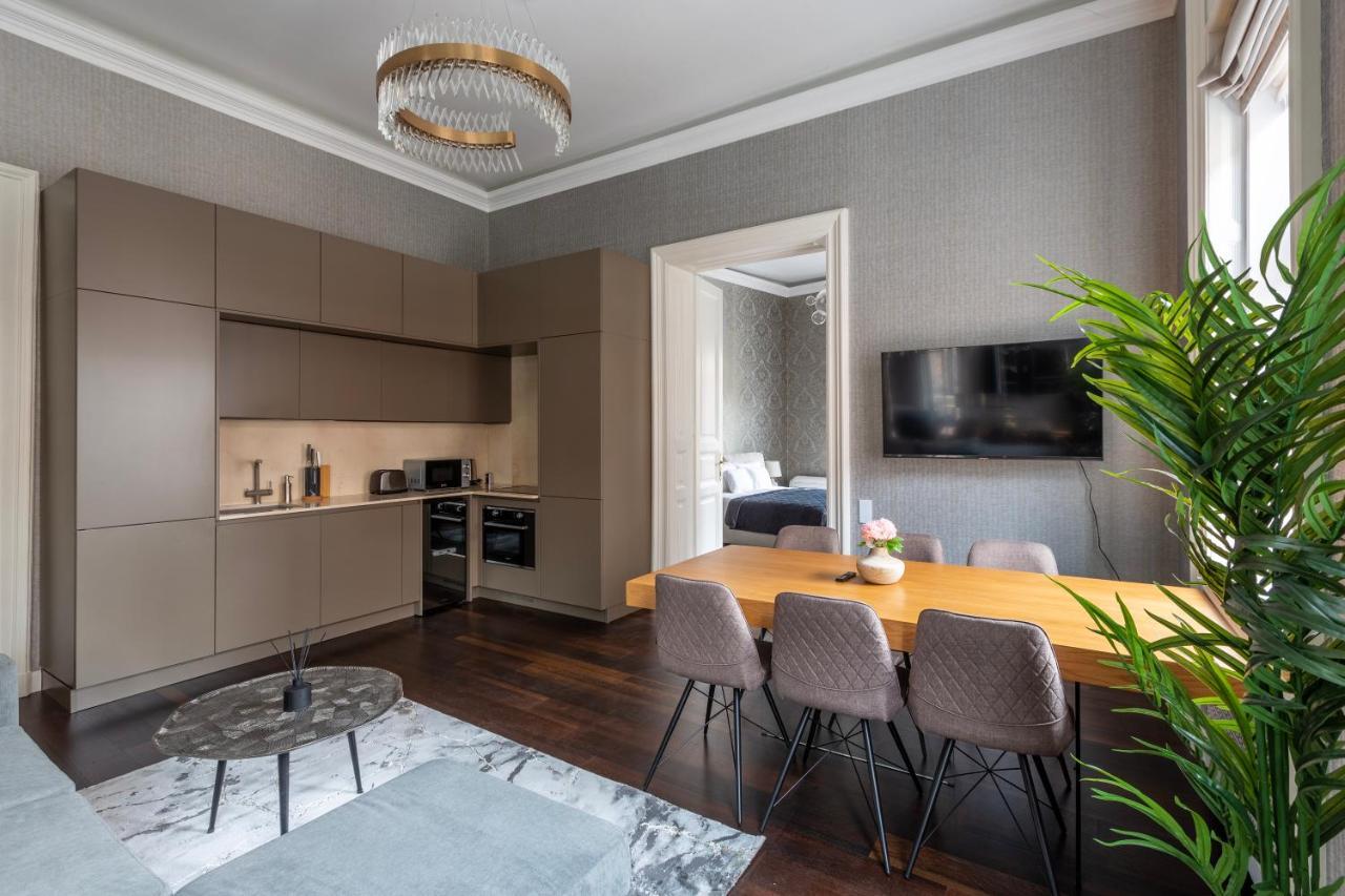 Luxury Apartment With Balcony Next To The New York Cafe Budapeste Exterior foto